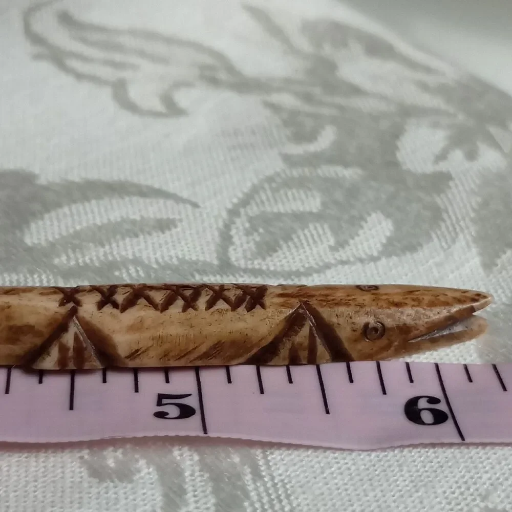 Vintage ooak Hand Carved crocodile Alligator pendant 3.5